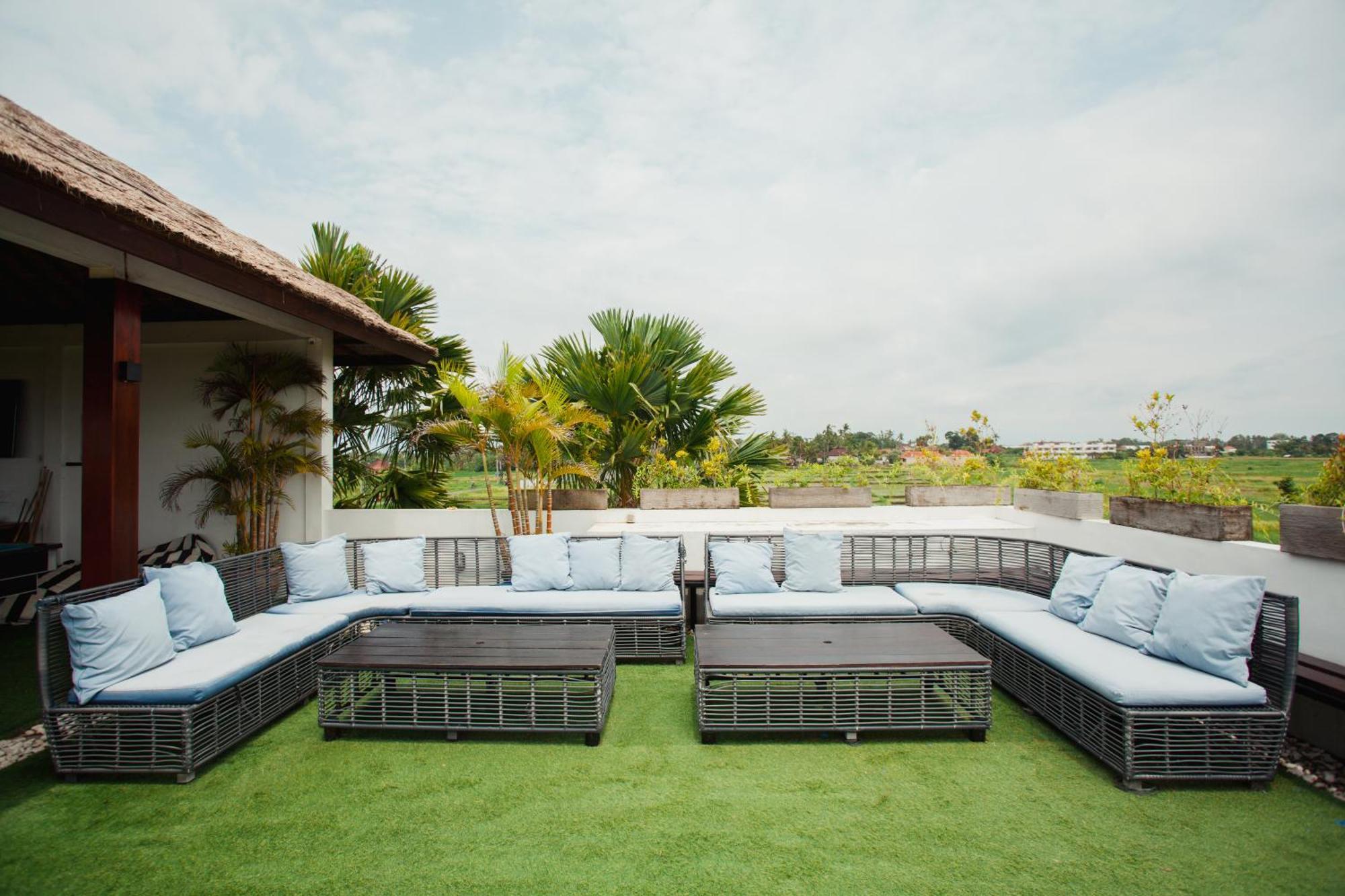 Swell Hotel, Pool Bar & Restaurant Танах Лот Экстерьер фото